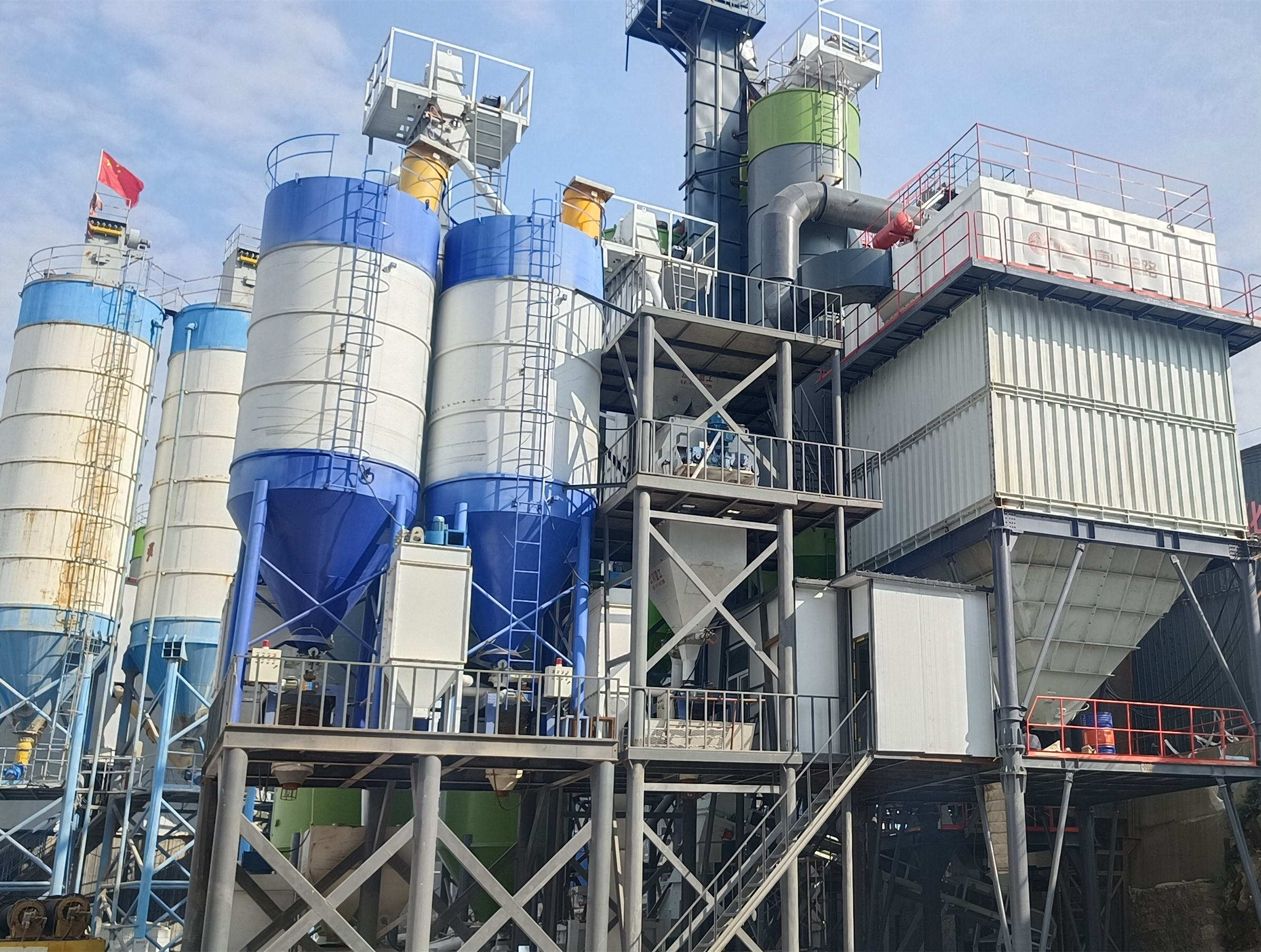 機制砂成建筑用砂主要來(lái)源，唐山金路制砂樓提供高標準機制砂生產(chǎn)設備